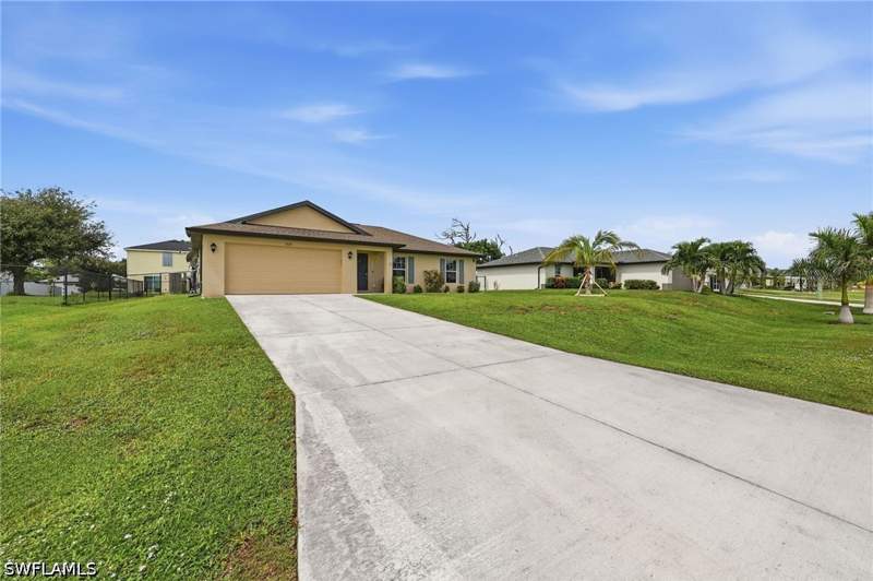 3 bedroom SingleFamilyResidence at 2828 NW 22nd Pl, Cape Coral, Cape Coral — photo 2