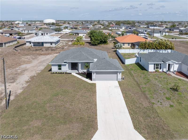 4 bedroom SingleFamilyResidence at 1027 NW 19th St, Cape Coral, Cape Coral — photo 3