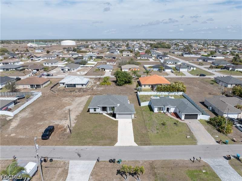 4 bedroom SingleFamilyResidence at 1027 NW 19th St, Cape Coral, Cape Coral — photo 4