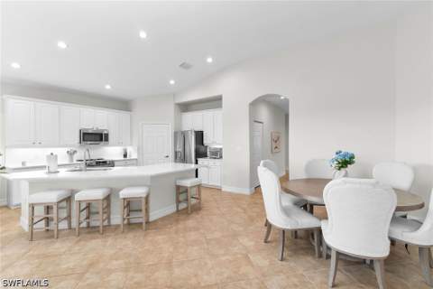 1286 Rialto Way 9-202, Naples FL - photo 9 of 49