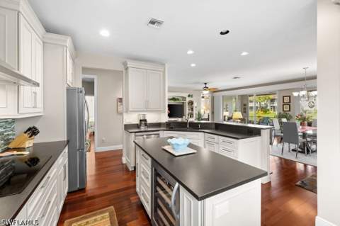 5075 Yacht Harbor Dr 103, Naples FL - photo 11 of 49