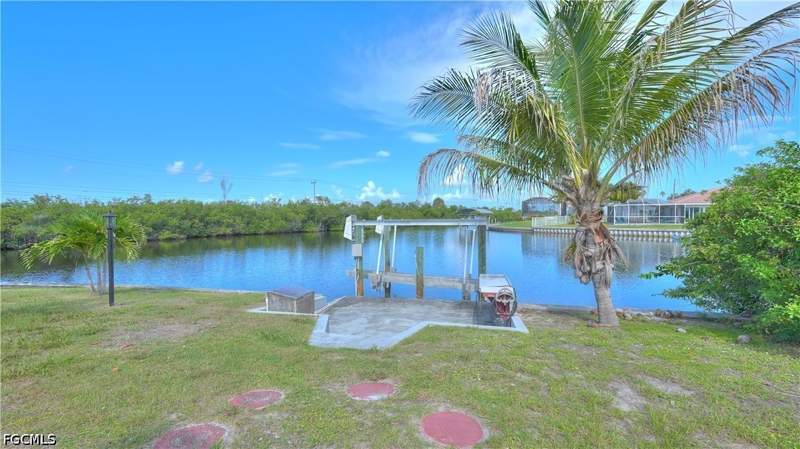3 bedroom SingleFamilyResidence at 12055 Matlacha Blvd, Matlacha Isles, Matlacha Isles — photo 3