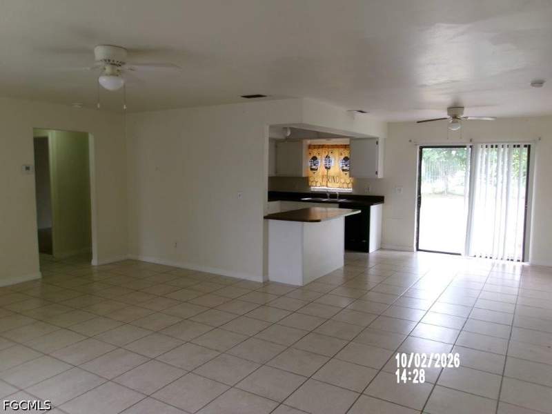 3 bedroom SingleFamilyResidence at 402 Tropicana Pky W, Cape Coral, Cape Coral — photo 2