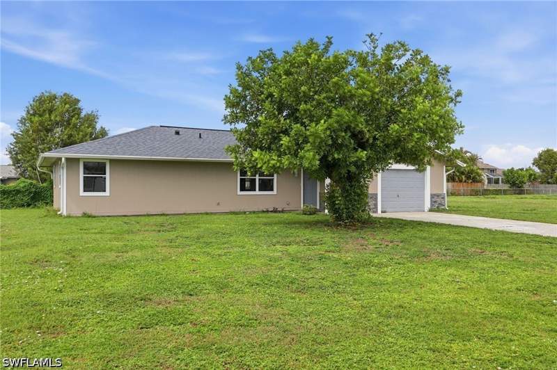 2 bedroom SingleFamilyResidence at 112 NE 10th Ave, Cape Coral, Cape Coral — photo 3