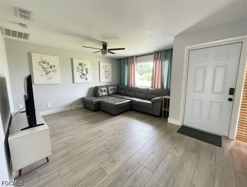 2 bedroom SingleFamilyResidence at 3801 SE 10th Ave, Cape Coral, Cape Coral — photo 2