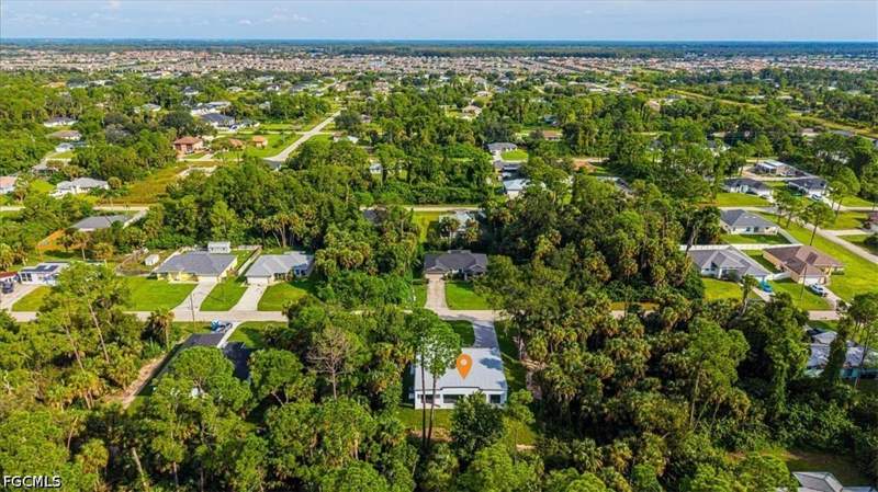 3 bedroom SingleFamilyResidence at 3721 Tareco St, Lehigh Acres, Fort Myers — photo 4