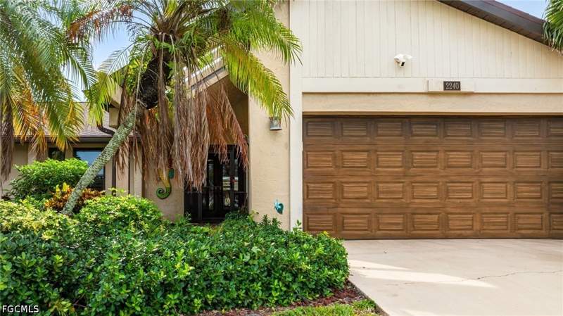 3 bedroom SingleFamilyResidence at 2240 SE 27th Ter, Cape Coral, Cape Coral — photo 5