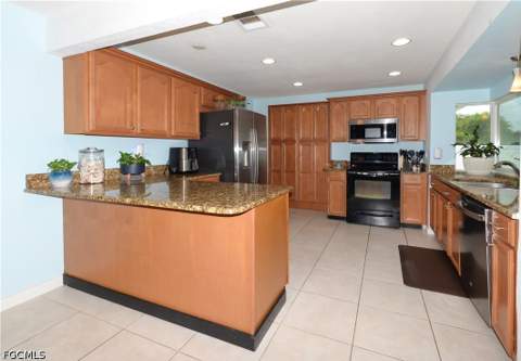 3820 SE 10th Pl, Cape Coral FL - photo 10 of 42
