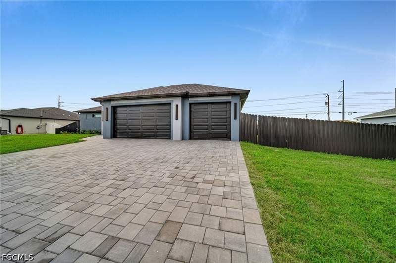 3 bedroom SingleFamilyResidence at 338 NE 24th Ter, Cape Coral, Cape Coral — photo 4