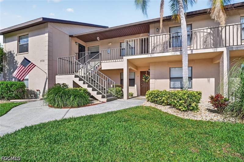 2 bedroom Condominium at 5735 Foxlake Dr 2, Foxmoor Village Condo, North Fort Myers — photo 2
