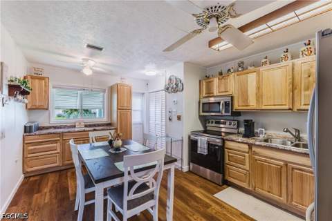 17 Victoria Dr, North Fort Myers FL - photo 9 of 38