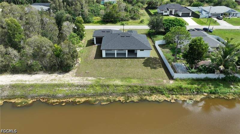 4 bedroom SingleFamilyResidence at 728 La Plata Ave, Mirror Lakes, Lehigh Acres — photo 5