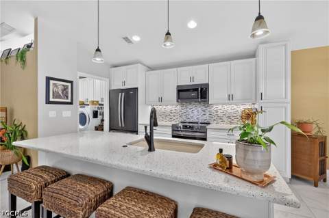 14066 Castle Hill Way, Fort Myers FL - photo 12 of 53