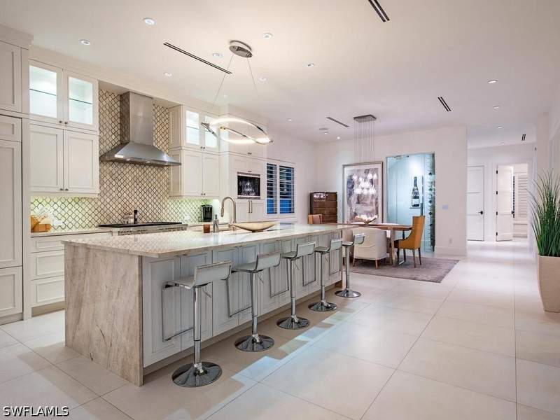 4 bedroom SingleFamilyResidence at 501 2nd Ave N, Olde Naples, Naples — photo 5