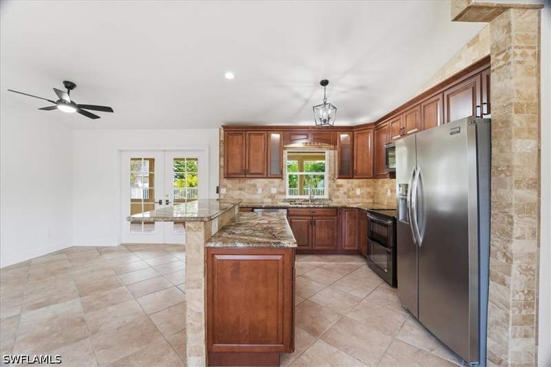 3 bedroom SingleFamilyResidence at 18343 Hawthorne Rd, San Carlos Park, Fort Myers — photo 4