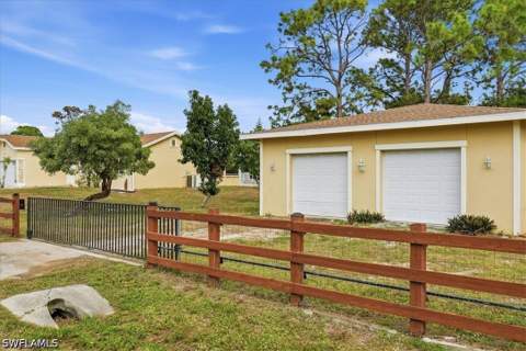 18343 Hawthorne Rd, Fort Myers FL - photo 9 of 42