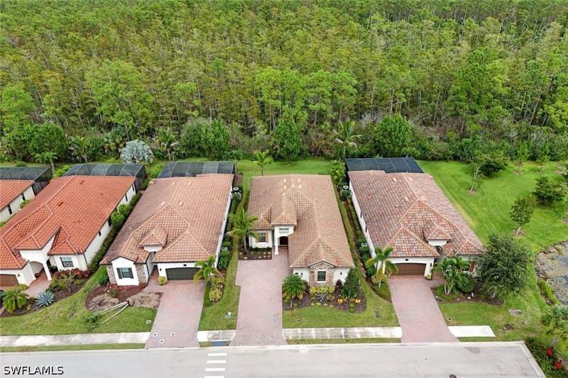 2 bedroom SingleFamilyResidence at 17450 Galway Run, Bonita National Golf And Country Club, Bonita Springs — photo 4
