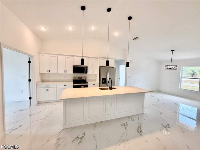 3 bedroom SingleFamilyResidence at 2600 26th St W, Lehigh Acres, Lehigh Acres — photo 5