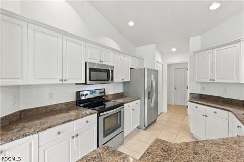 624 SW 9th Ave, Cape Coral FL - photo 12 of 38