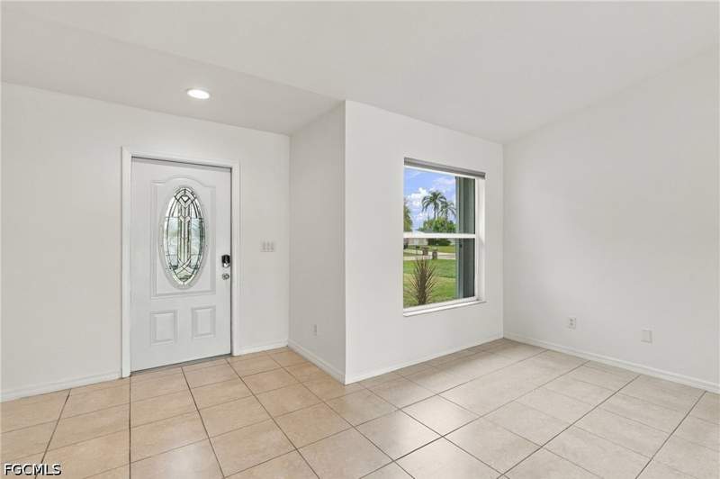 3 bedroom SingleFamilyResidence at 624 SW 9th Ave, Cape Coral, Cape Coral — photo 5