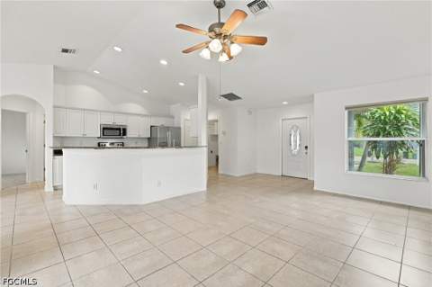 624 SW 9th Ave, Cape Coral FL - photo 7 of 38