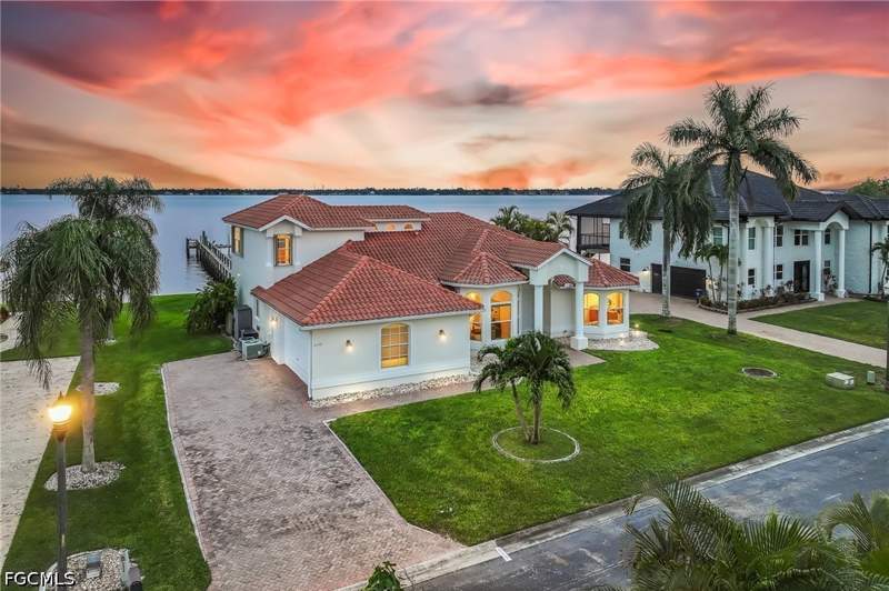 4 bedroom SingleFamilyResidence at 6140 River Shore Ct, Riverwatch, North Fort Myers — photo 5