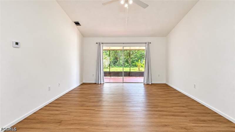 2 bedroom SingleFamilyResidence at 2009 Mariner Ct, Country Village, Labelle — photo 5