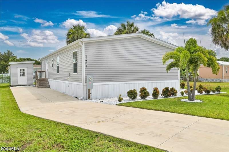 3 bedroom ManufacturedHome at 2481 Austin Smith Ct, Spring Woods M/H Subd, North Fort Myers — photo 3