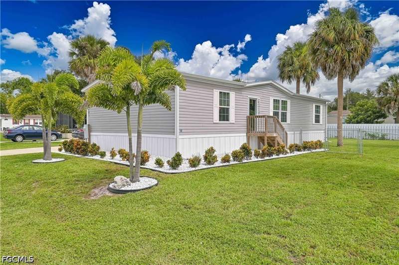 3 bedroom ManufacturedHome at 2481 Austin Smith Ct, Spring Woods M/H Subd, North Fort Myers — photo 4