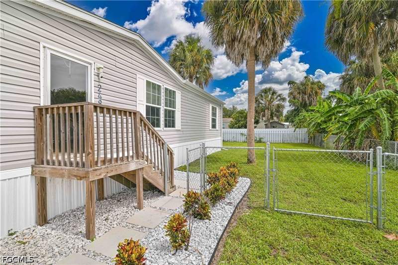 3 bedroom ManufacturedHome at 2481 Austin Smith Ct, Spring Woods M/H Subd, North Fort Myers — photo 5
