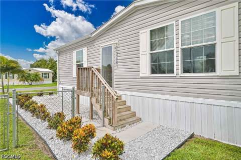 2481 Austin Smith Ct, North Fort Myers FL - photo 6 of 38