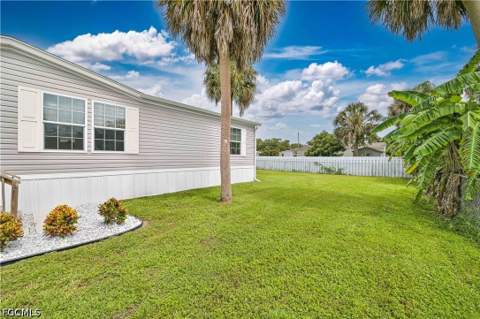 2481 Austin Smith Ct, North Fort Myers FL - photo 7 of 38