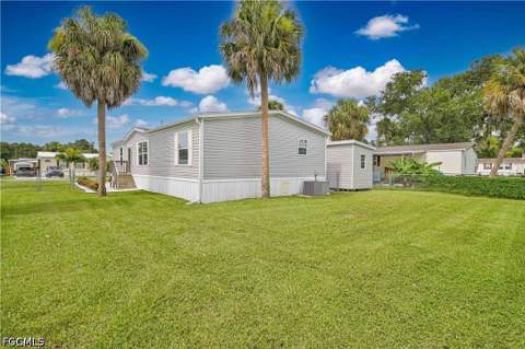 2481 Austin Smith Ct, North Fort Myers FL - photo 9 of 38