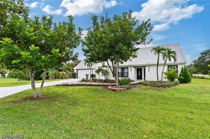 3 bedroom SingleFamilyResidence at 5500 29th Pl SW, Golden Gate City, Naples — photo 2