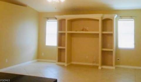 919 SE 18th Ter, Cape Coral FL - photo 6 of 10