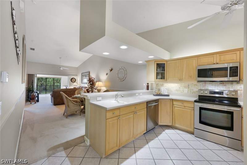 2 bedroom Condominium at 6590 Beach Resort Dr 2, Falling Waters Beach Resort, Naples — photo 4