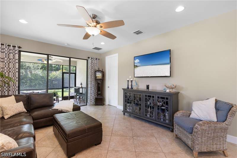 2 bedroom Attached at 7602 Jacaranda Ln, Winding Cypress, Naples — photo 3