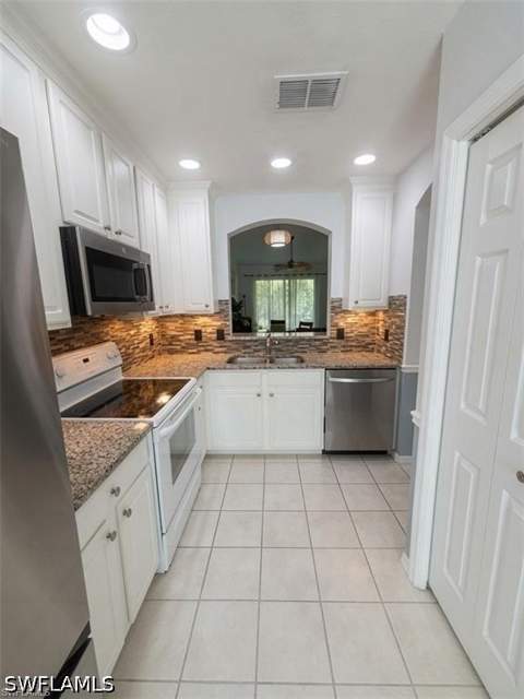 7715 Woodbrook Cir 3402, Naples FL - photo 15 of 44