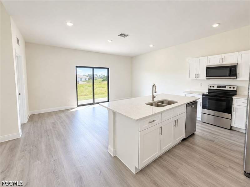 4 bedroom SingleFamilyResidence at 6004 Keystone Cir NW, Labelle, Labelle — photo 5