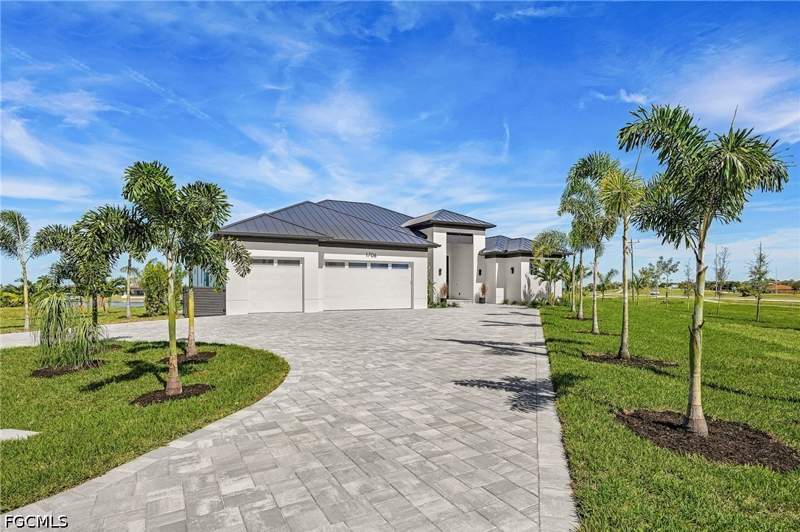 4 bedroom SingleFamilyResidence at 1706 Burnt Store Rd N, Cape Coral, Cape Coral — photo 3