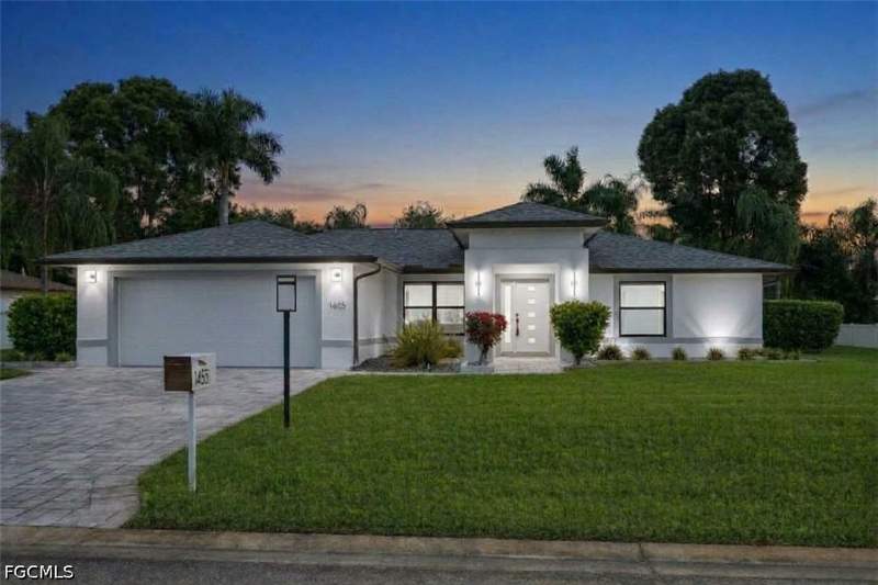 3 bedroom SingleFamilyResidence at 1455 Claret Ct, Whiskey Creek, Fort Myers — photo 2