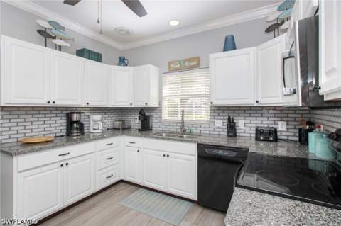 28140 Meadowlark Ln, Bonita Springs FL - photo 8 of 37