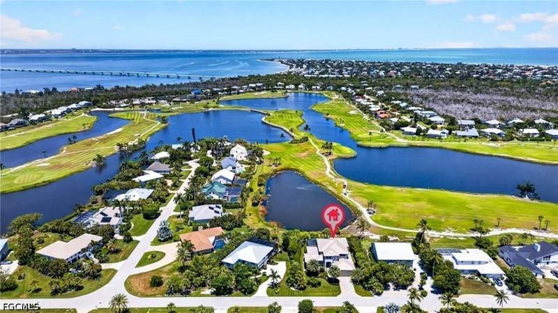 3 bedroom SingleFamilyResidence at 9066 Mockingbird Dr, The Dunes Sanibel Island, Sanibel — photo 2
