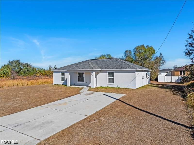 4 bedroom SingleFamilyResidence at 9018 Penny Cir, Port Labelle, Labelle — photo 3