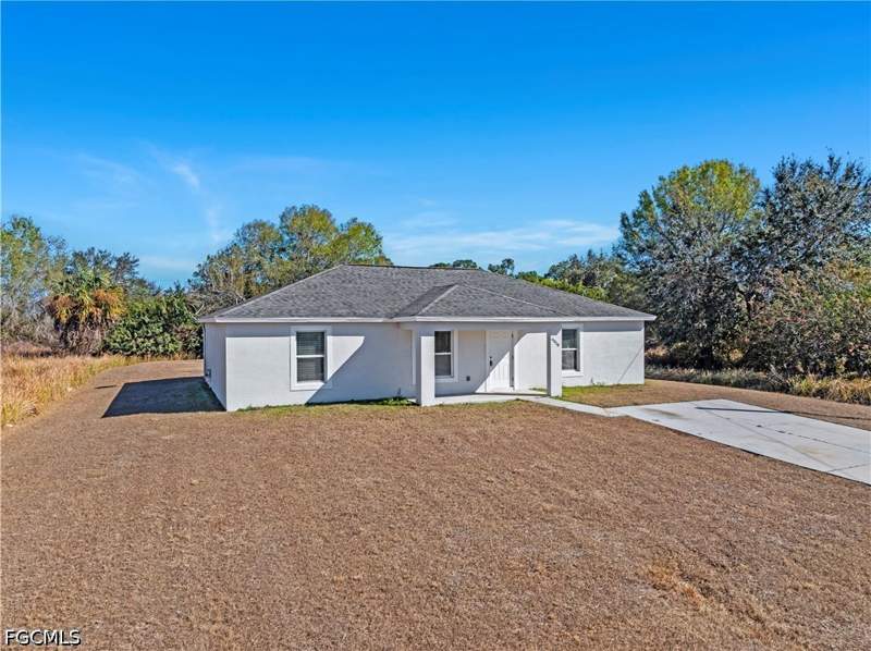 4 bedroom SingleFamilyResidence at 9018 Penny Cir, Port Labelle, Labelle — photo 4
