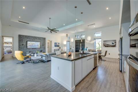 2746 SW 37th Ter, Cape Coral FL - photo 12 of 53