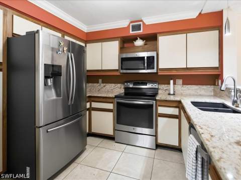 221 Fox Glen Dr 2201, Naples FL - photo 11 of 37