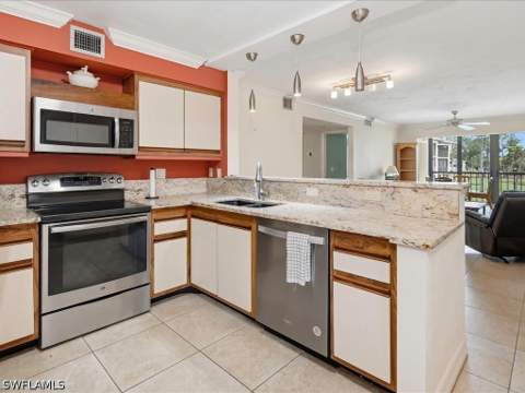 221 Fox Glen Dr 2201, Naples FL - photo 12 of 37