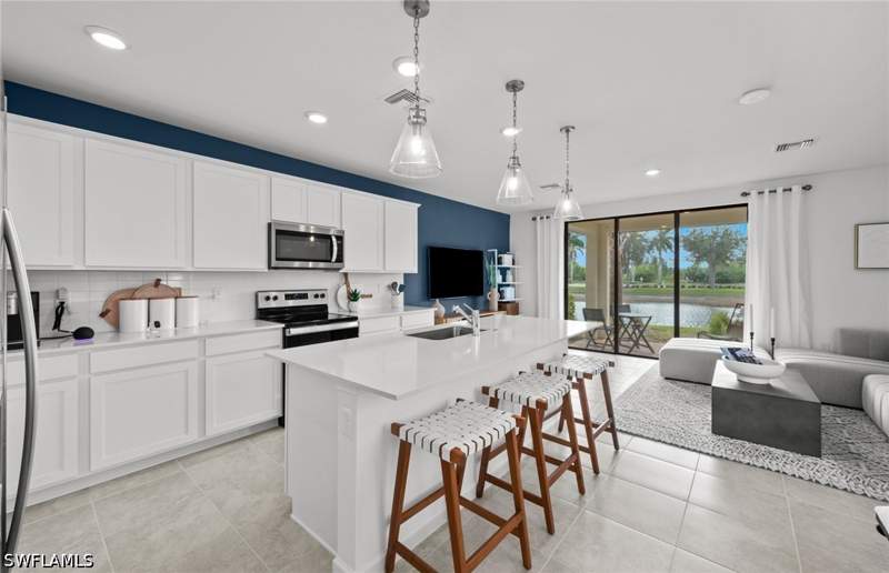 3 bedroom Townhouse at 1558 Lake Jessup Cir, Sawgrass At Coral Lakes, Cape Coral — photo 3