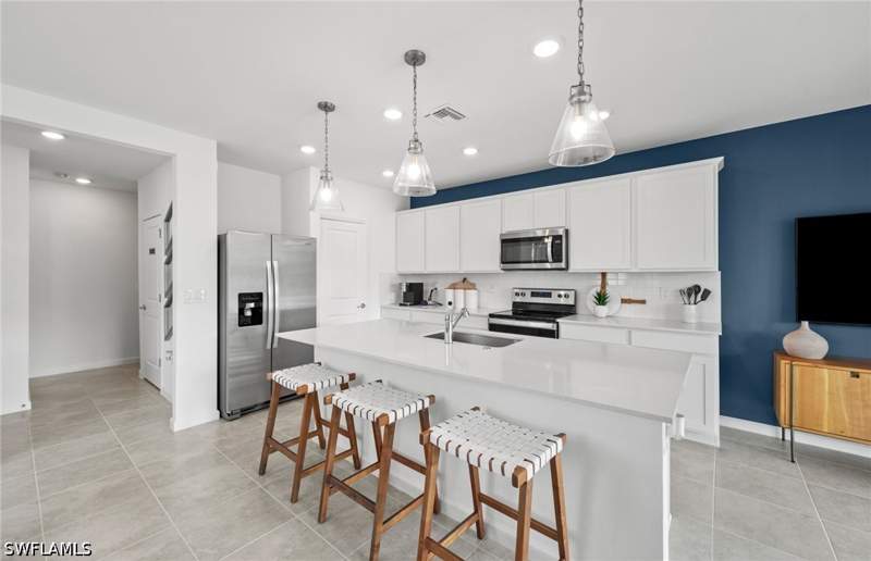 3 bedroom Townhouse at 1558 Lake Jessup Cir, Sawgrass At Coral Lakes, Cape Coral — photo 4